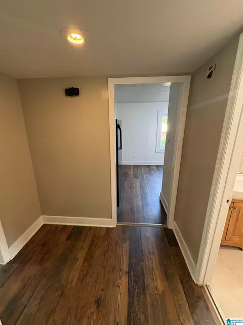 Entry Way - 1304 E 11th St, Anniston, AL 36207 photo 9 of 10