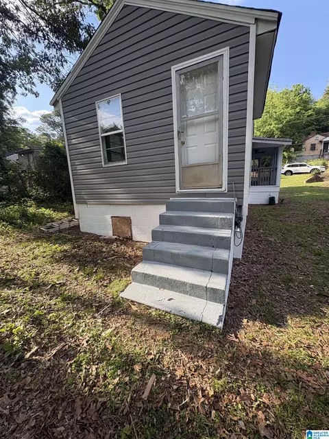 Exterior - 1304 E 11th St, Anniston, AL 36207 photo 2 of 18