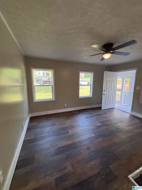 Living - 1304 E 11th St, Anniston, AL 36207 photo 3 of 4