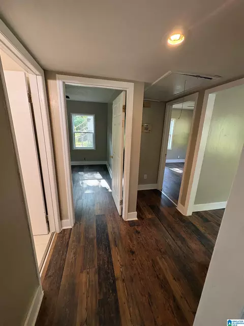 Entry Way - 1304 E 11th St, Anniston, AL 36207 photo 8 of 10
