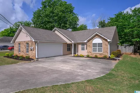 1628 Eastern Valley Rd, Bessemer, AL 35022