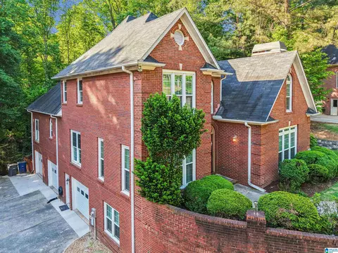 1614 Fairway View Dr, Hoover, AL 35244