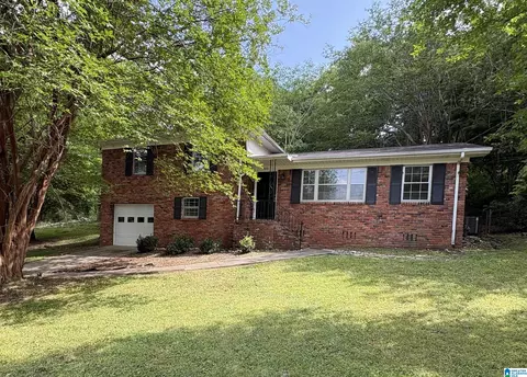 325 27th Ct NW, Center Point, AL 35215