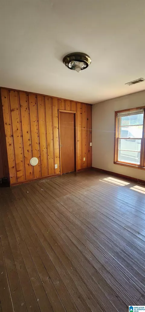 Bedroom - 732 1st Ave E, Oneonta, AL 35121 photo 1 of 4
