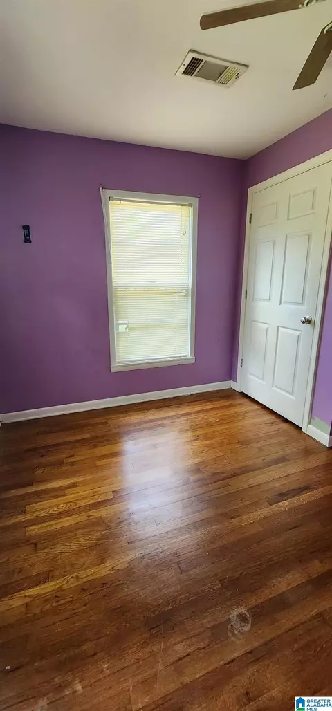 Bedroom - 732 1st Ave E, Oneonta, AL 35121 photo 3 of 4