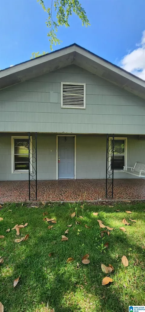 Exterior - 732 1st Ave E, Oneonta, AL 35121 photo 1 of 2