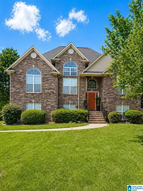 710 Small Lake Dr, Odenville, AL 35120