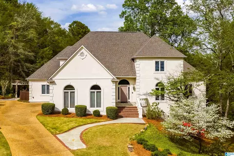 424 Vesclub Way, Vestavia Hills, AL 35216