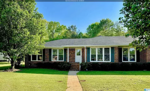 817 Taylor Cir, Sylacauga, AL 35150