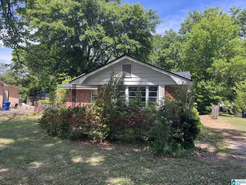 602 Oak St, Talladega, AL 35160
