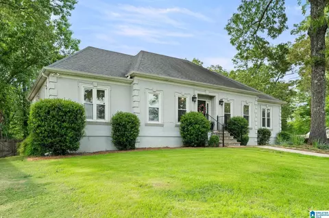 108 Emerald Lake Dr, Pelham, AL 35124