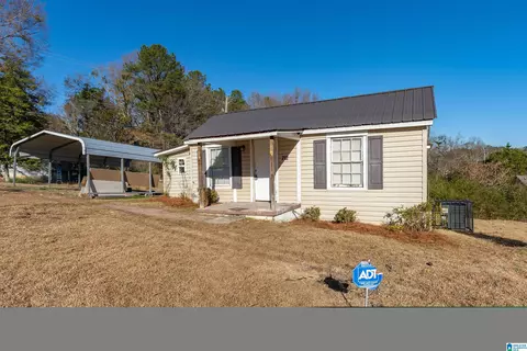 712 20th St N, Pell City, AL 35125