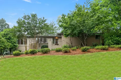 208 Alpine Cir, Vestavia Hills, AL 35216