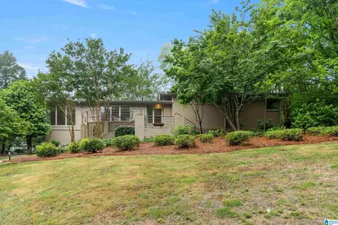 208 Alpine Cir, Vestavia Hills, AL 35216