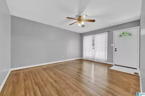 Living - 899 Old Warrior Rd, Sumiton, AL 35148 photo 2 of 4
