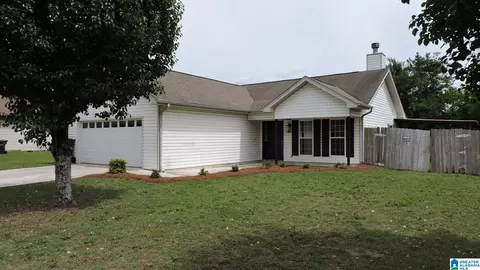 305 Summerchase Dr, Calera, AL 35040