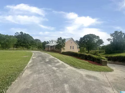 Exterior - 1914 Loop Rd, Moody, AL 35004 photo 3 of 11