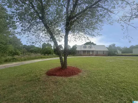 Exterior - 1914 Loop Rd, Moody, AL 35004 photo 9 of 11