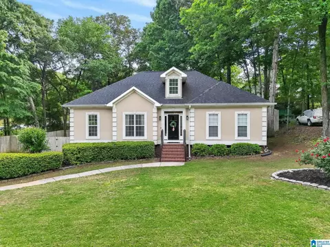 6071 Woodvale Dr, Helena, AL 35080