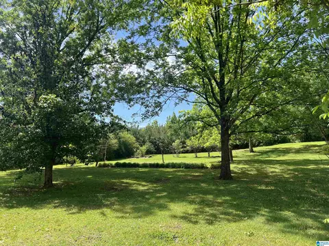 129 Woodland Dr, Talladega, AL 35160