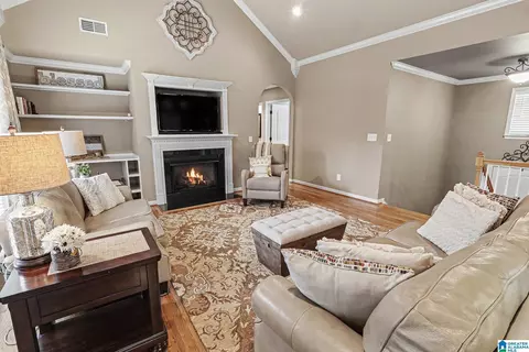 Living - 116 Eagle Cove Dr, Pelham, AL 35124 photo 1 of 3