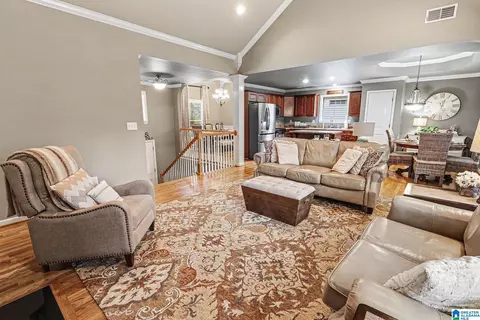 Entry Way - 116 Eagle Cove Dr, Pelham, AL 35124 photo 1 of 4