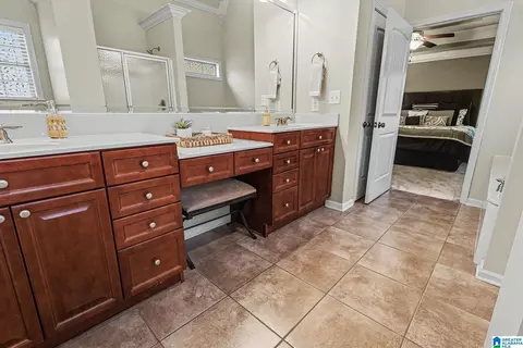 Entry Way - 116 Eagle Cove Dr, Pelham, AL 35124 photo 2 of 4