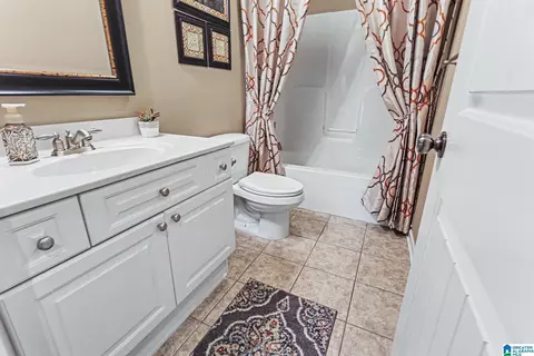 Bath - 116 Eagle Cove Dr, Pelham, AL 35124 photo 2 of 2