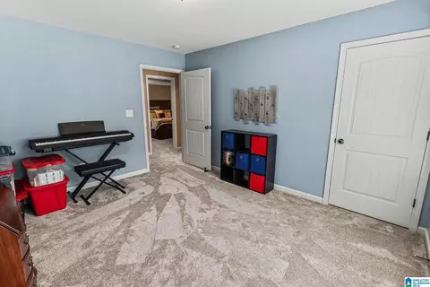 Bedroom - 116 Eagle Cove Dr, Pelham, AL 35124 photo 4 of 8