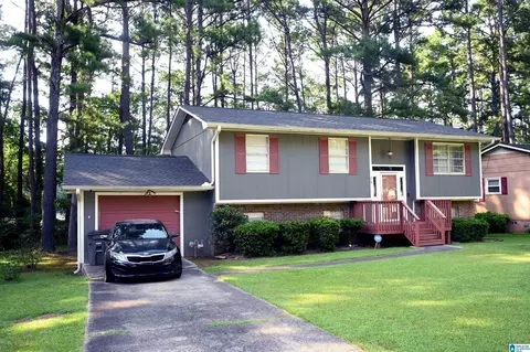 1219 25th Ave N, Hueytown, AL 35023
