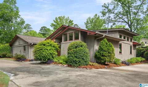 747 Crest Ln, Homewood, AL 35209