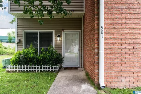 501 Hillsboro Ln, Helena, AL 35080