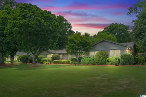 3804 Valley Head Rd, Mountain Brook, AL 35223