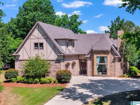 8480 Ledge Cir, Trussville, AL 35173