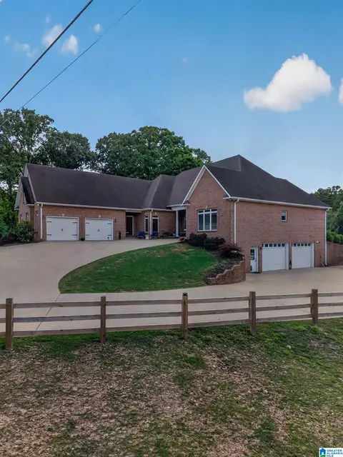 926 Deblyn Cir, Moody, AL 35004