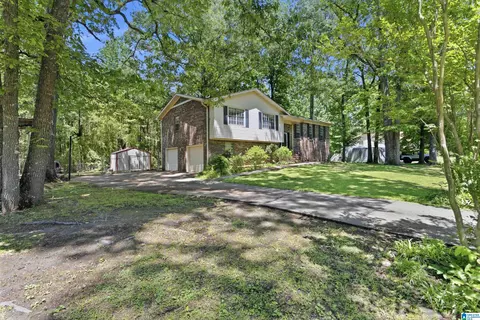Exterior - 5509 Mccaleb Dr, Dora, AL 35062 photo 5 of 8