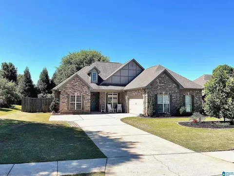 137 Tanglewood Dr, Alabaster, AL 35007