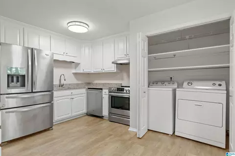 2024 Montreat Pkwy #2024, Vestavia Hills, AL 35216