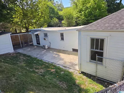 Exterior - 1401 E 9th St, Anniston, AL 36207 photo 1 of 2
