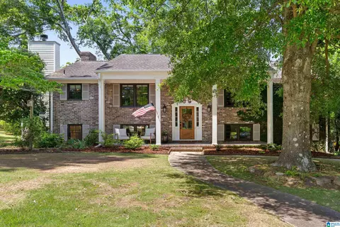 3220 Oriole Dr, Hoover, AL 35226