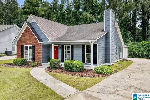 221 Brentwood Dr, Alabaster, AL 35007