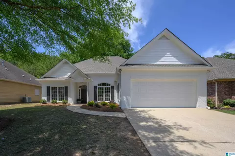 132 Cove Ln, Pelham, AL 35124