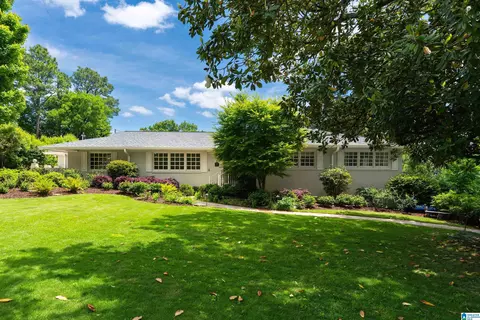 709 Vestavia Lake Dr, Vestavia Hills, AL 35216