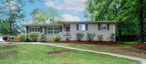 2620 Southview Cir, Vestavia Hills, AL 35216