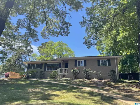 2620 Southview Cir, Vestavia Hills, AL 35216