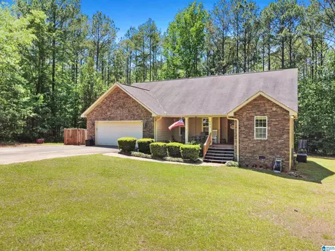 593 Wysteria Ln, Sylacauga, AL 35151