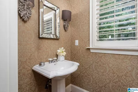 Bath - 10 Memory Ln, Birmingham, AL 35213 photo 1 of 5