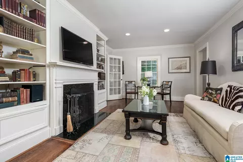 Living - 10 Memory Ln, Birmingham, AL 35213 photo 1 of 2