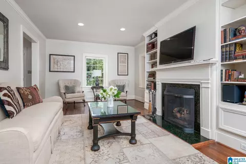 Living - 10 Memory Ln, Birmingham, AL 35213 photo 2 of 2