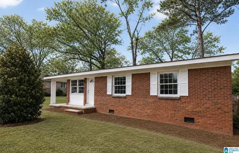 2838 Brooklane Dr, Hueytown, AL 35023
